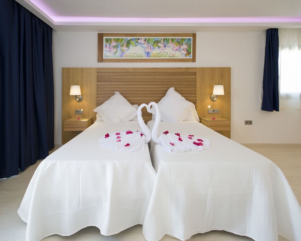 My Way Luxury Ibiza Studios Superior Studio, Balcony 2