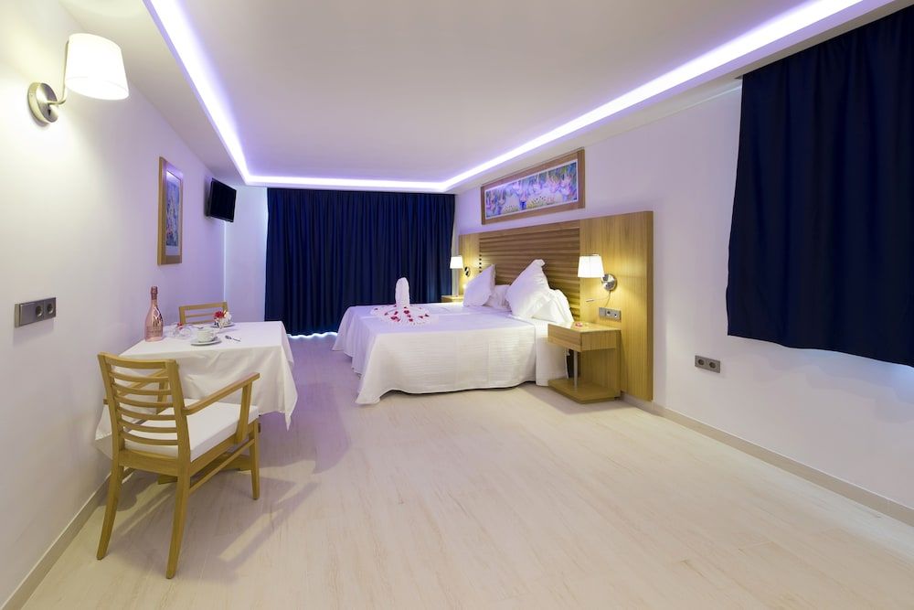 My Way Luxury Ibiza Studios Deluxe Studio, Terrace (Cama Balinesa) 3