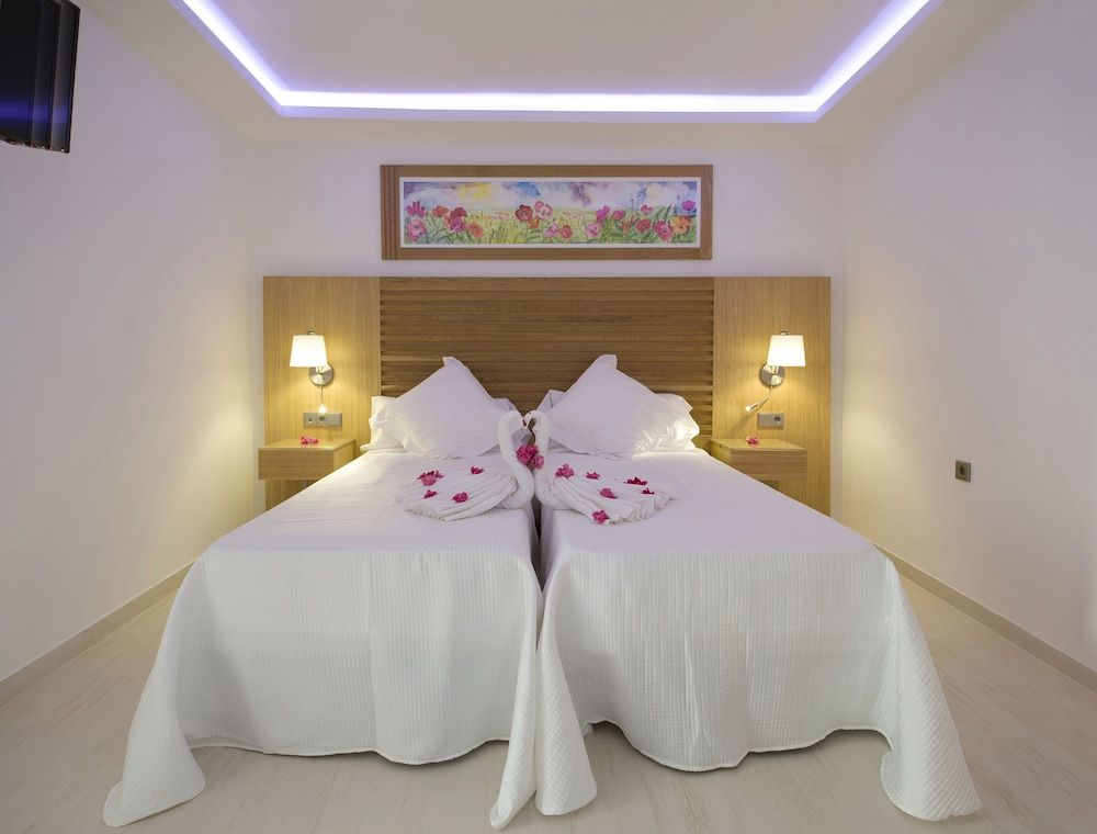 My Way Luxury Ibiza Studios Deluxe Studio, Terrace (Cama Balinesa) 2