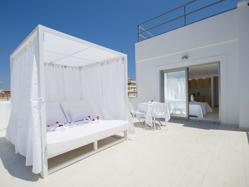 My Way Luxury Ibiza Studios Deluxe Studio, Terrace (Cama Balinesa) 4