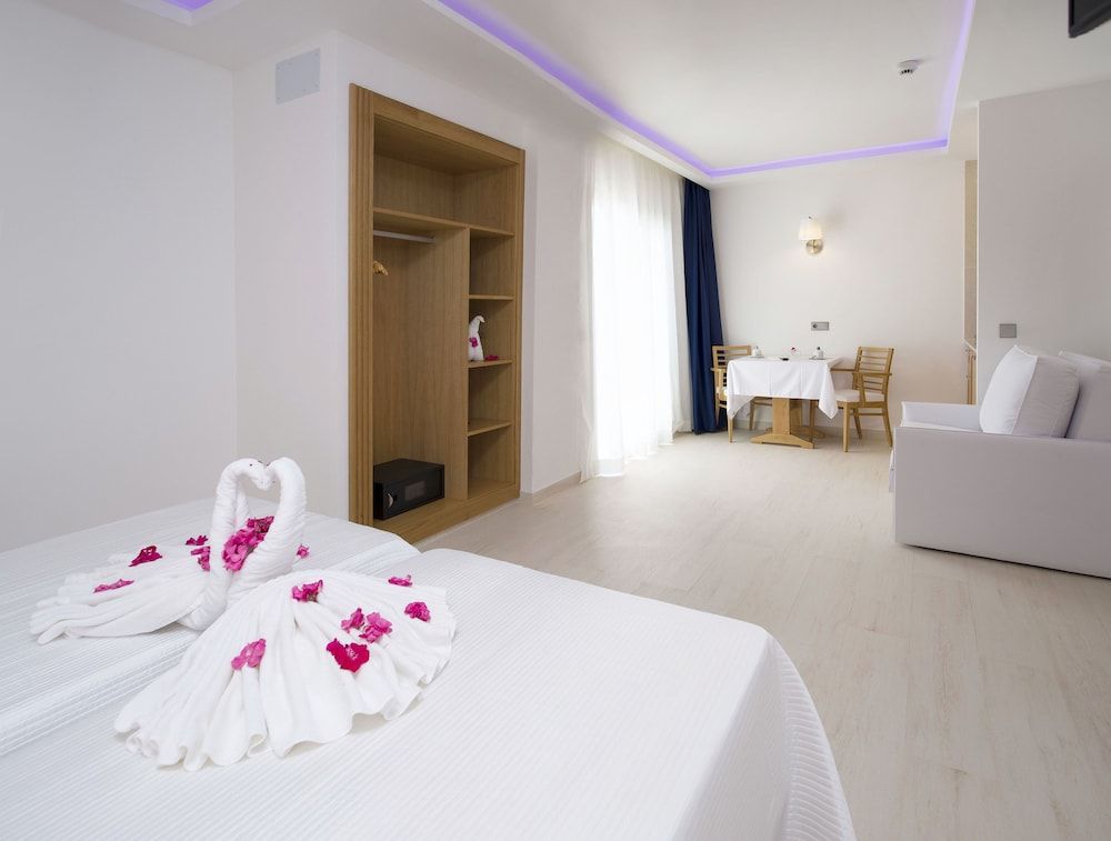 My Way Luxury Ibiza Studios Standard Studio, Balcony 2