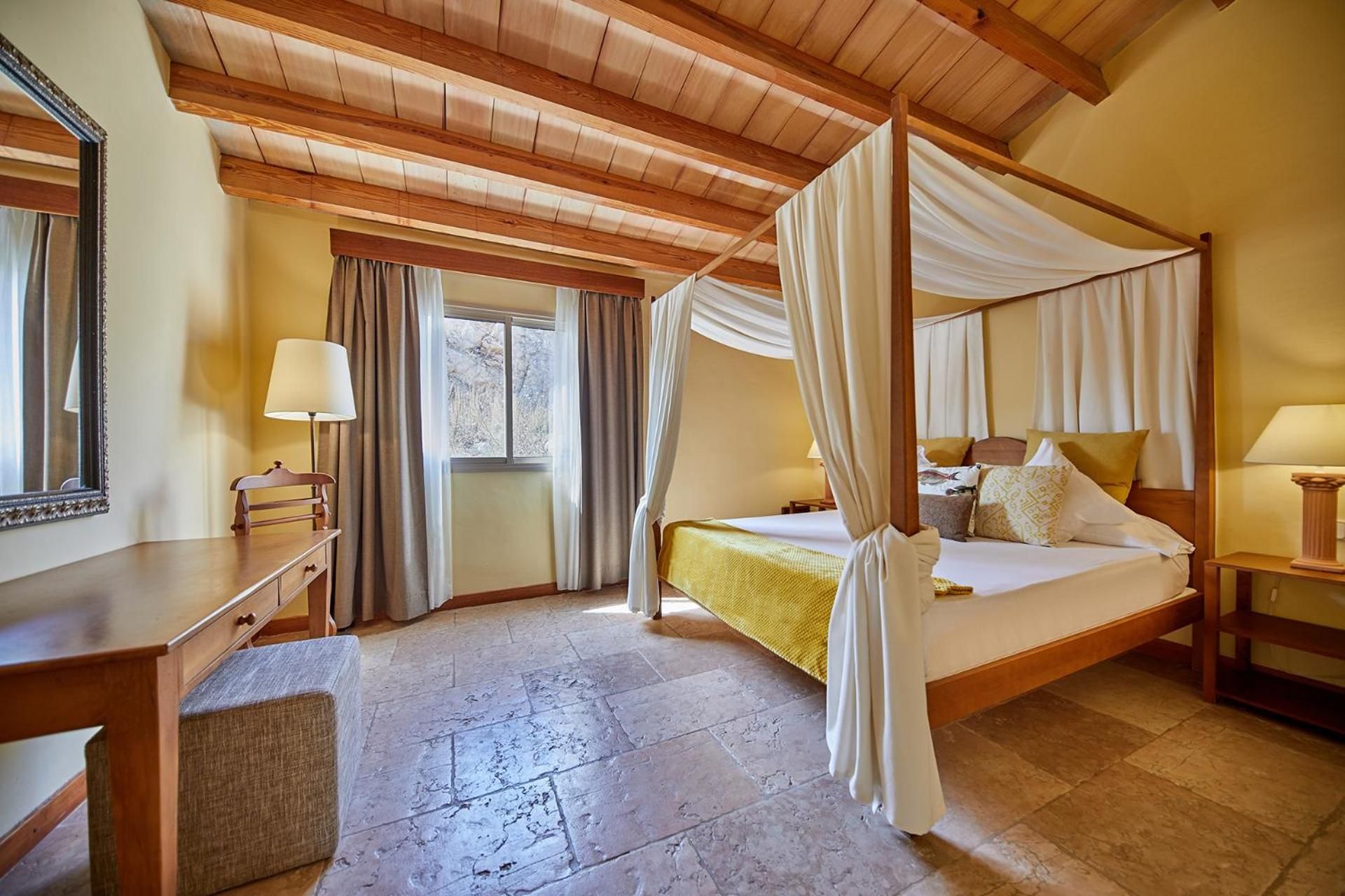 Suite with Garden View