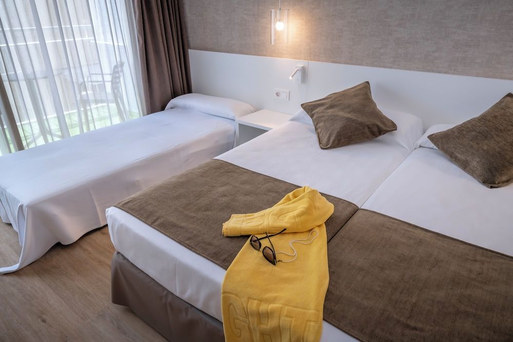 Twin Room, Balcony (Extra bed, 2 Adults and 1 Child)