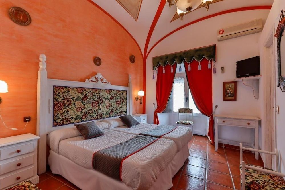 Hotel Las Palmeras by Vivere Stays Twin Room 4