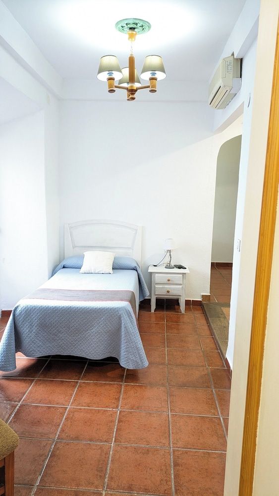 Hotel Las Palmeras by Vivere Stays Economy Double Room 7