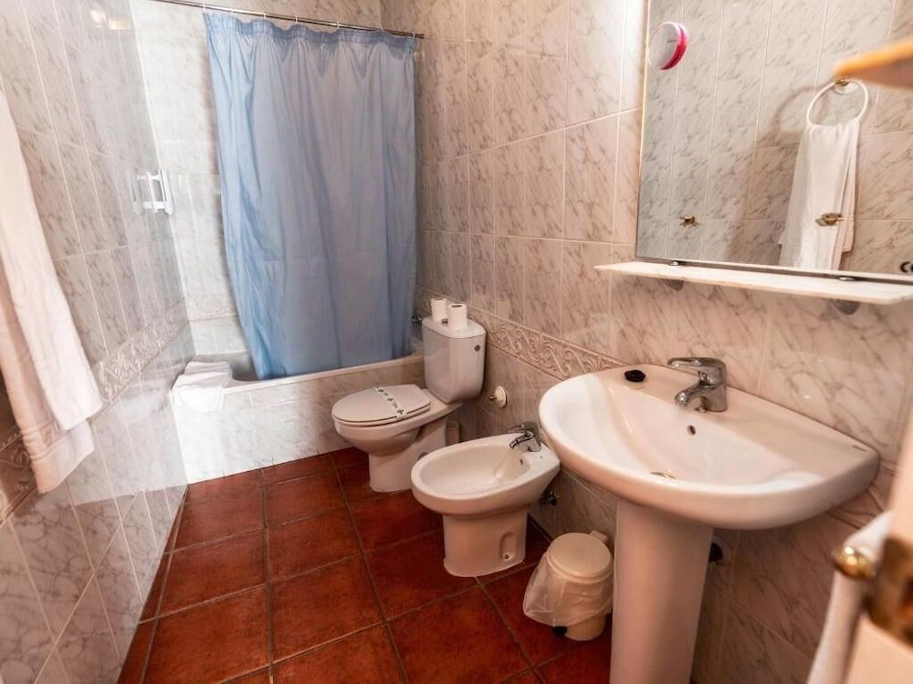 Hotel Las Palmeras by Vivere Stays Twin Room 14