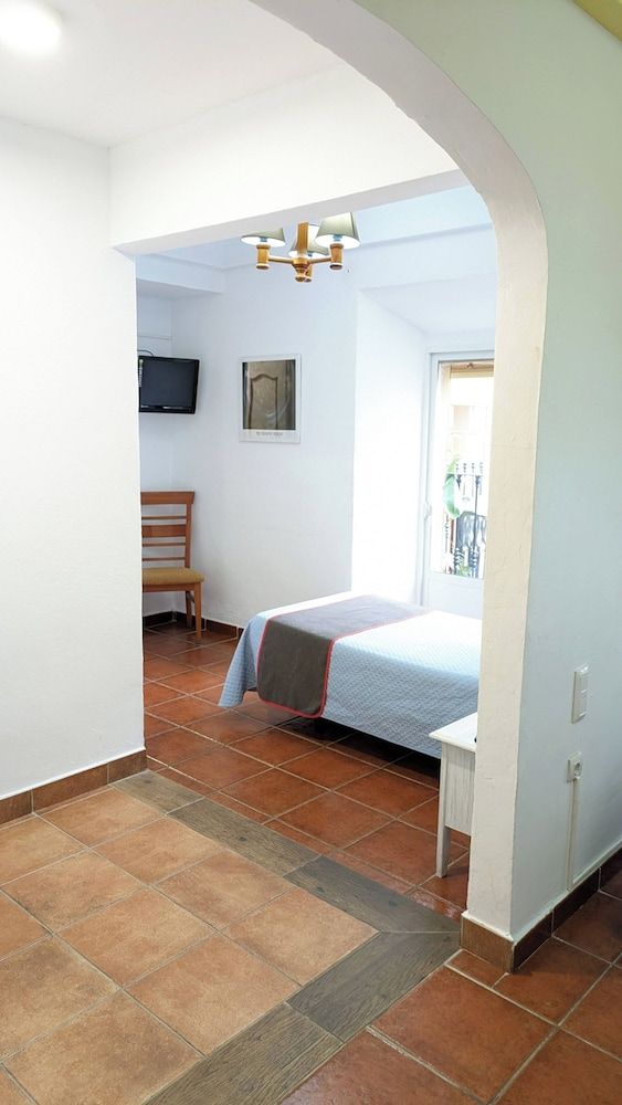 Hotel Las Palmeras by Vivere Stays Economy Double Room 4