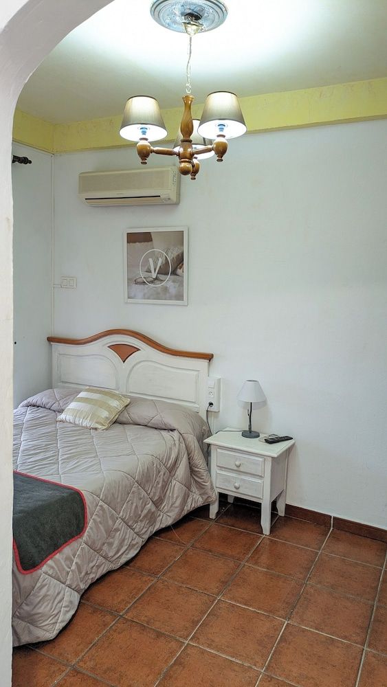 Hotel Las Palmeras by Vivere Stays Economy Double Room 5