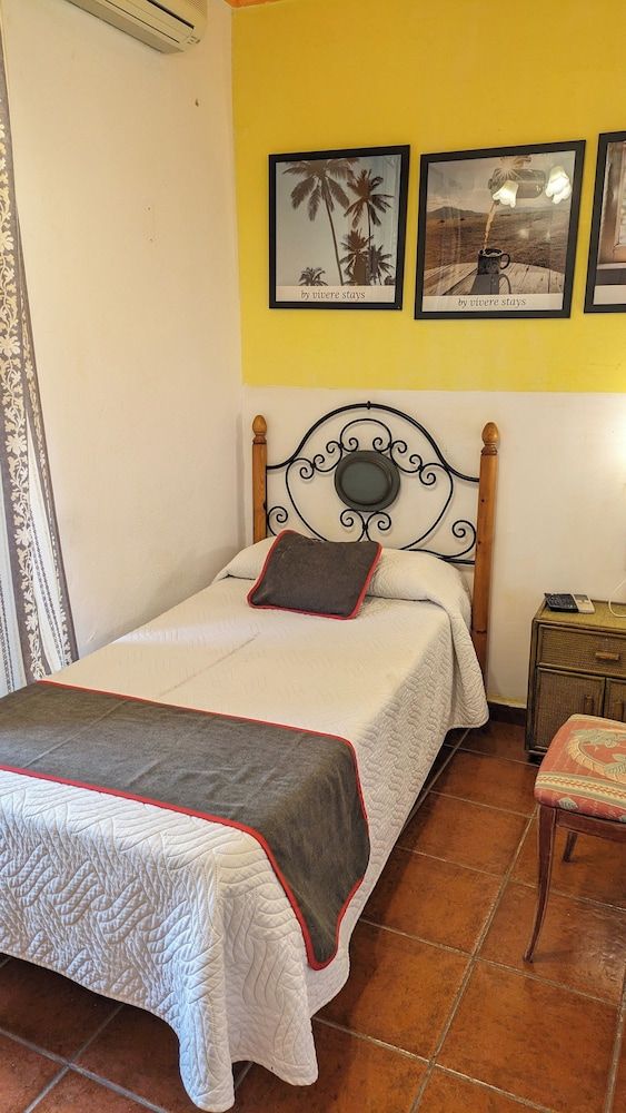 Hotel Las Palmeras by Vivere Stays Single Room (Pequeña) 4
