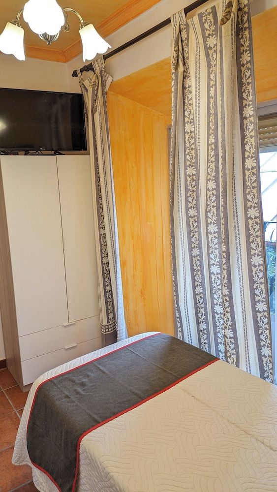 Hotel Las Palmeras by Vivere Stays Single Room (Pequeña) 9