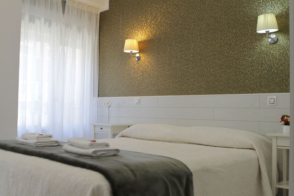 Hostal Star Madrid Superior Double Room 4