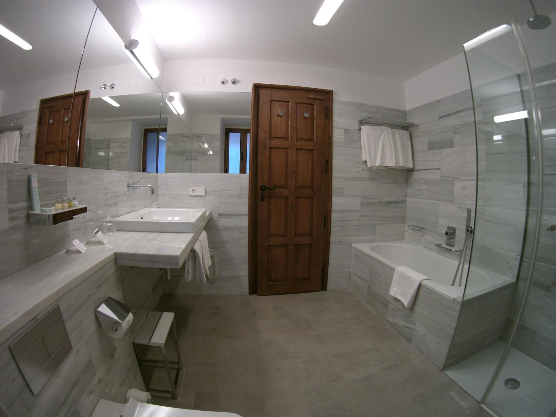 Standard Double Room (3 Adults)