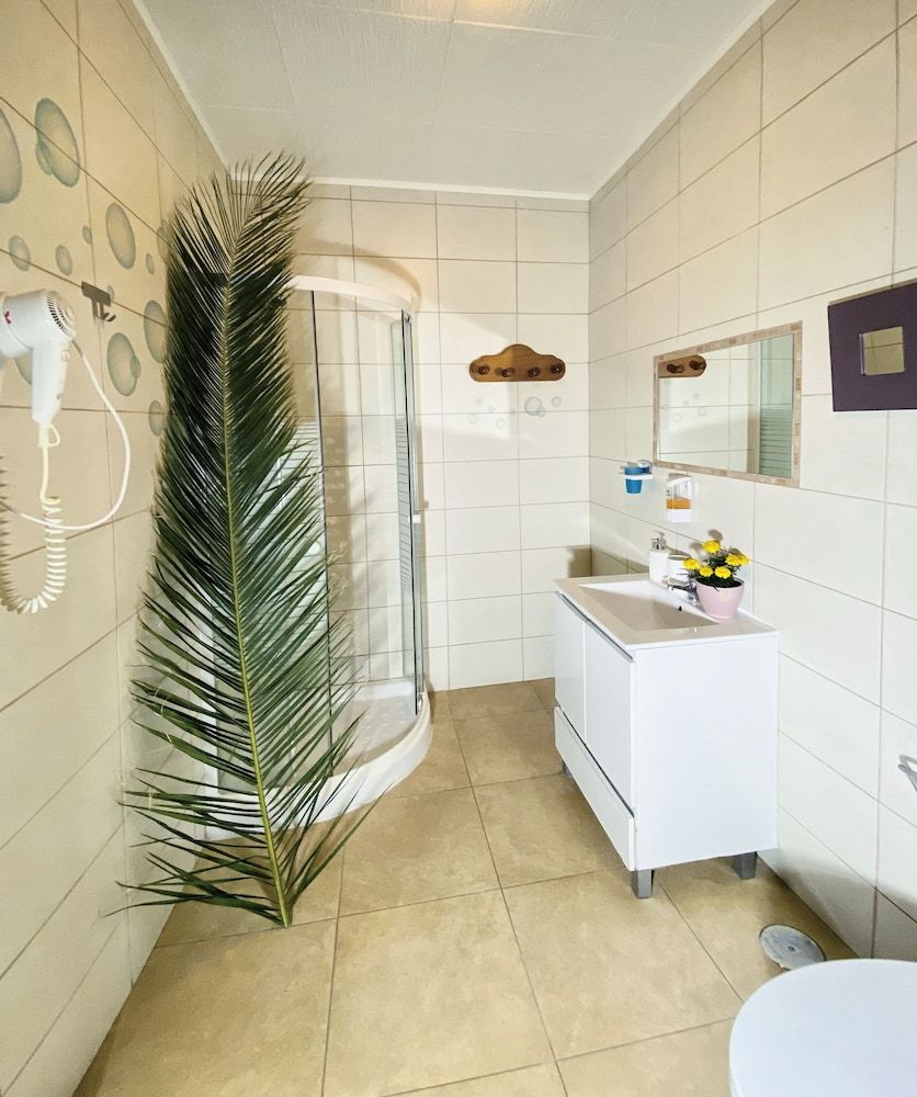 Hostal Azahara Double Room, 1 Double Bed 11