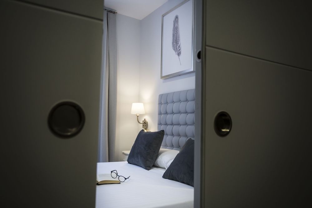 Deluxe Studio, 1 Bedroom, City View (11)