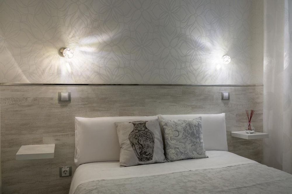 undefined Hostal Met Madrid 7