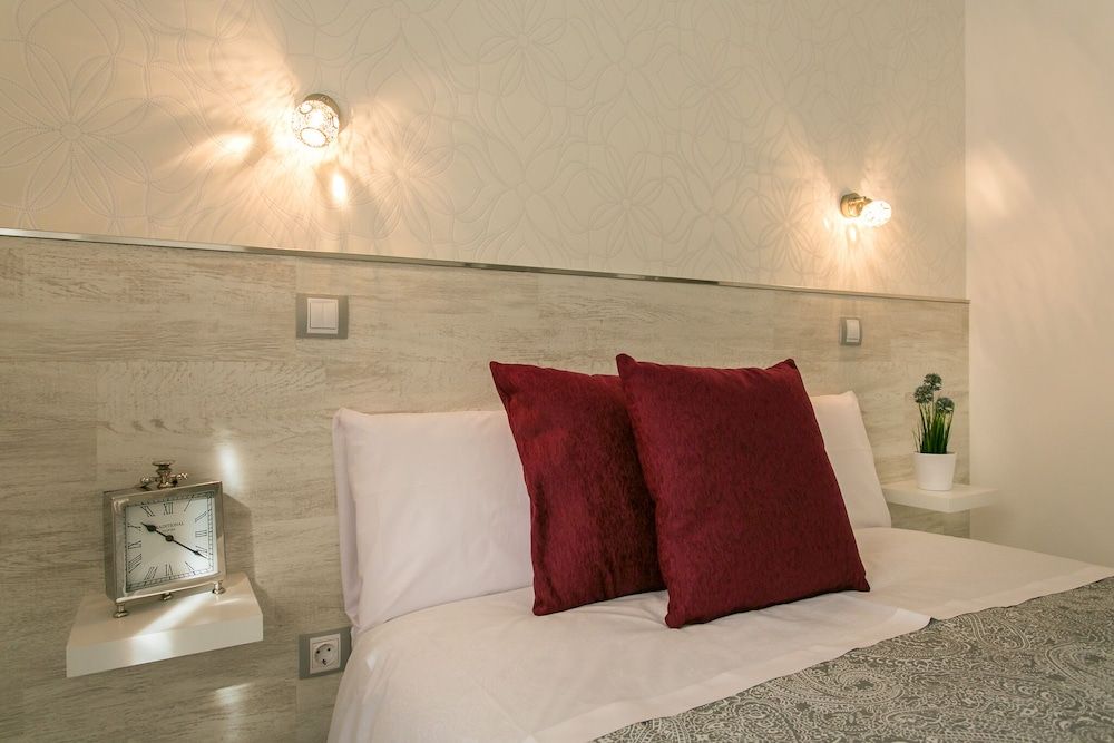 undefined Hostal Met Madrid 10