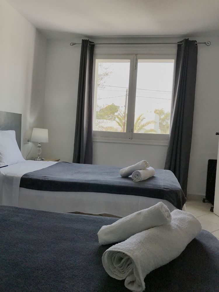 House, 2 Bedrooms