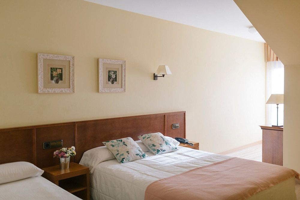 O Castro Triple Room 9