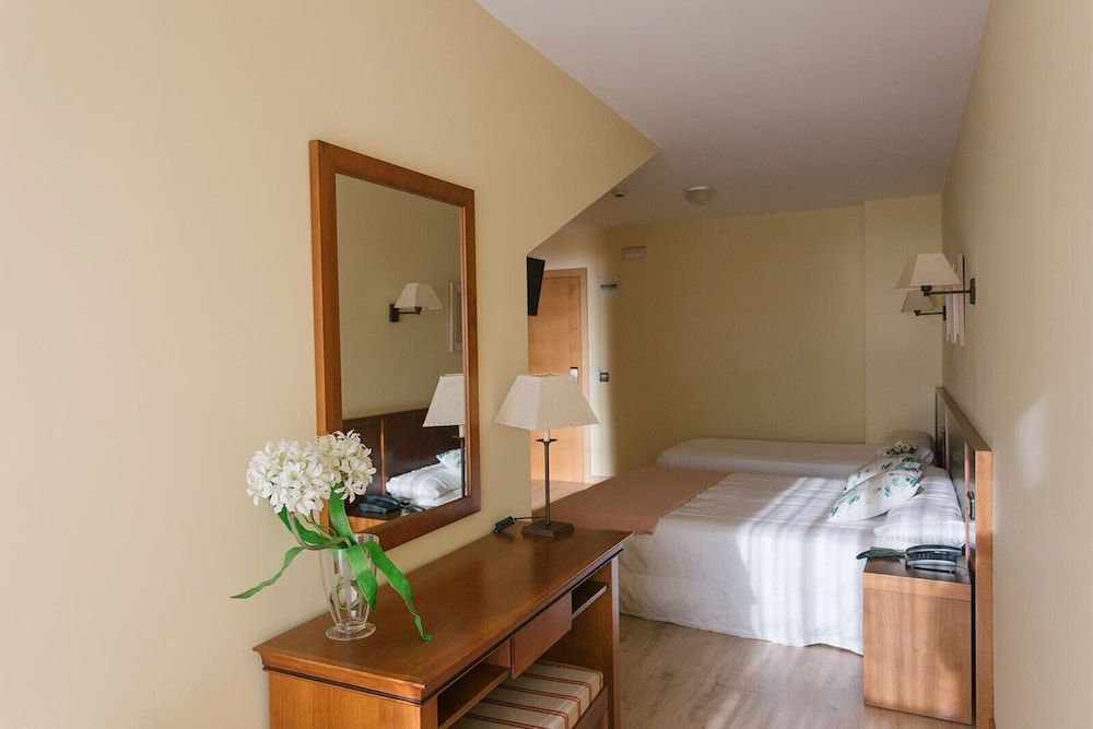 O Castro Triple Room 14