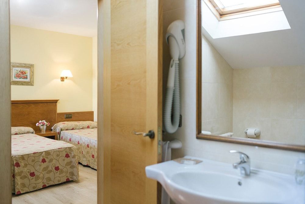 O Castro Triple Room 16