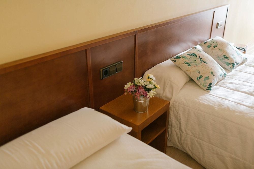 O Castro Triple Room 12