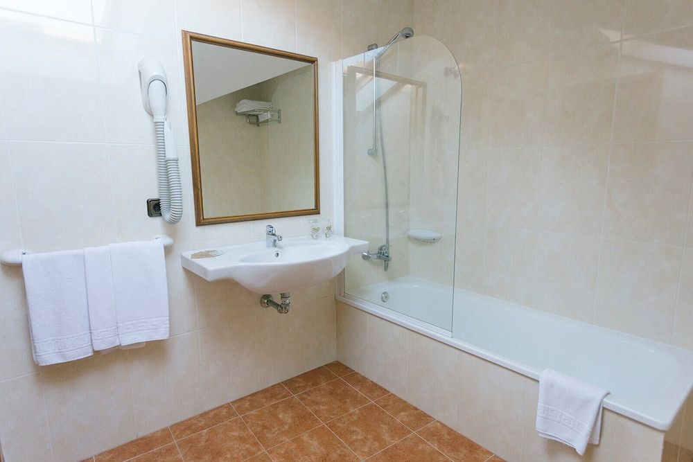 O Castro Triple Room 18