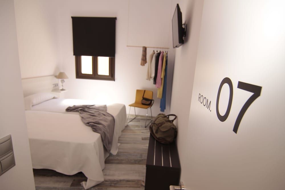 The 8 Rooms House Twin Room 2