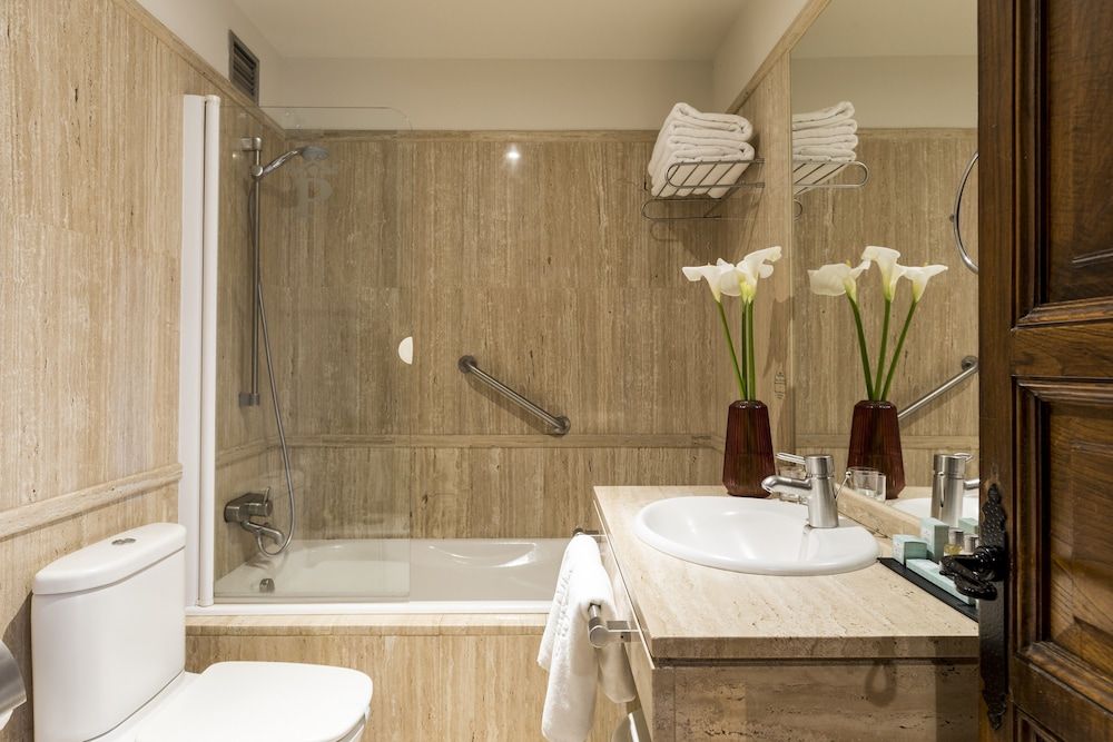 Parador de Pontevedra Standard Twin Room 4