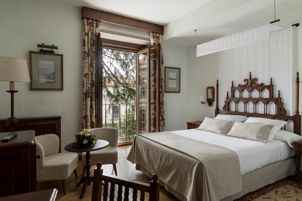 Parador de Pontevedra Standard Twin Room 3