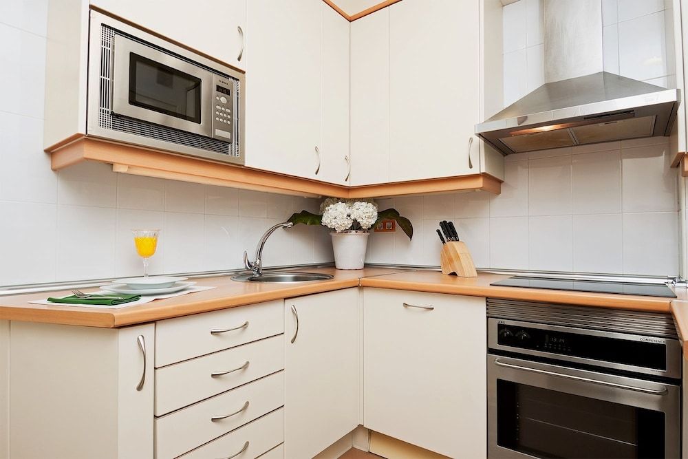 El Viso Smart Deluxe Apartment, 2 Bedrooms, Kitchen, City View 10