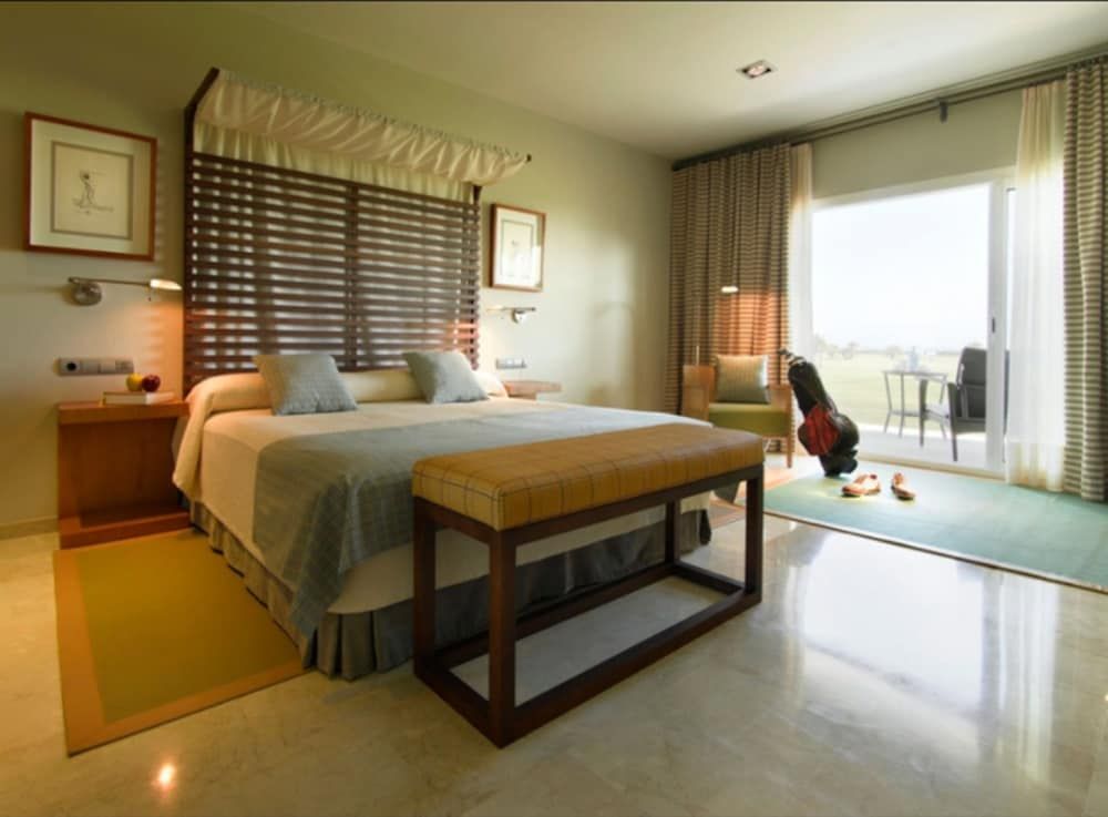 Standard Twin Room (3 adults)
