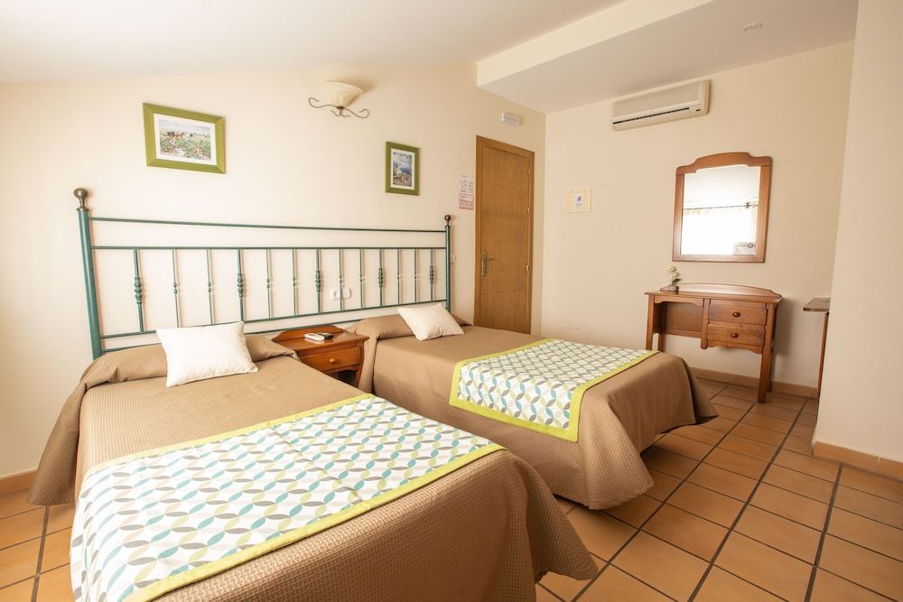 Hostal Apartamentos el Gallo Twin Room, Private Bathroom 3