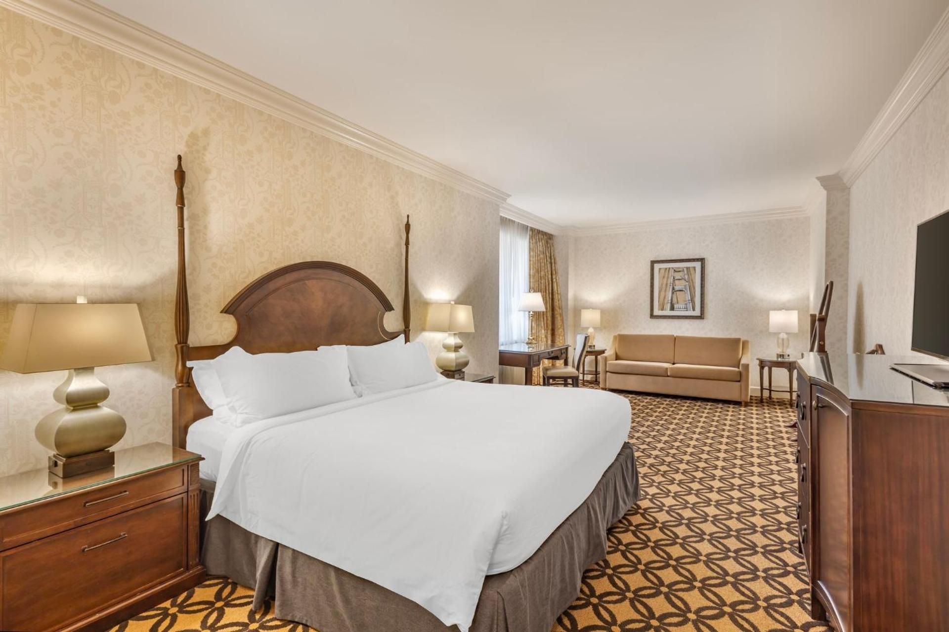 ADA Deluxe Room - 1 King Bed with Roll-in Shower