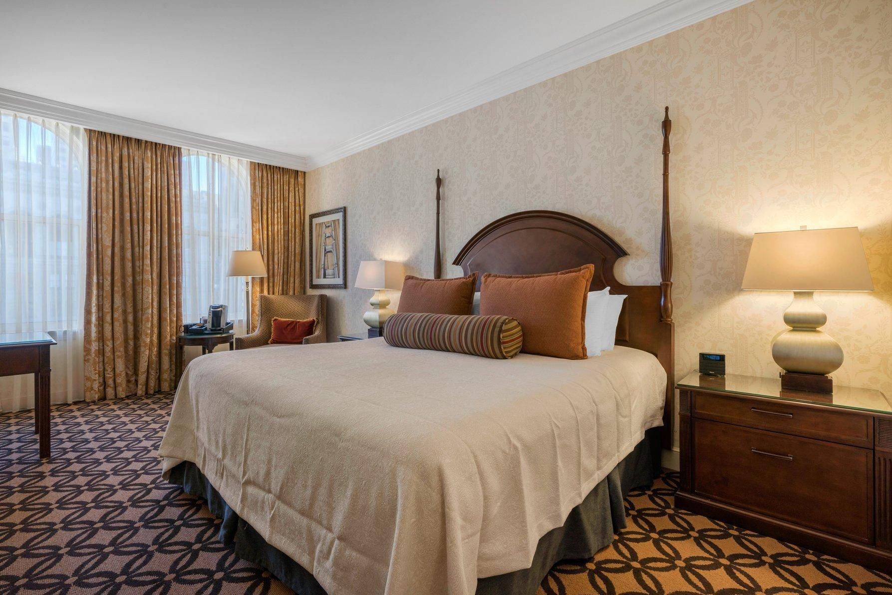 Signature Room 1 King Bed