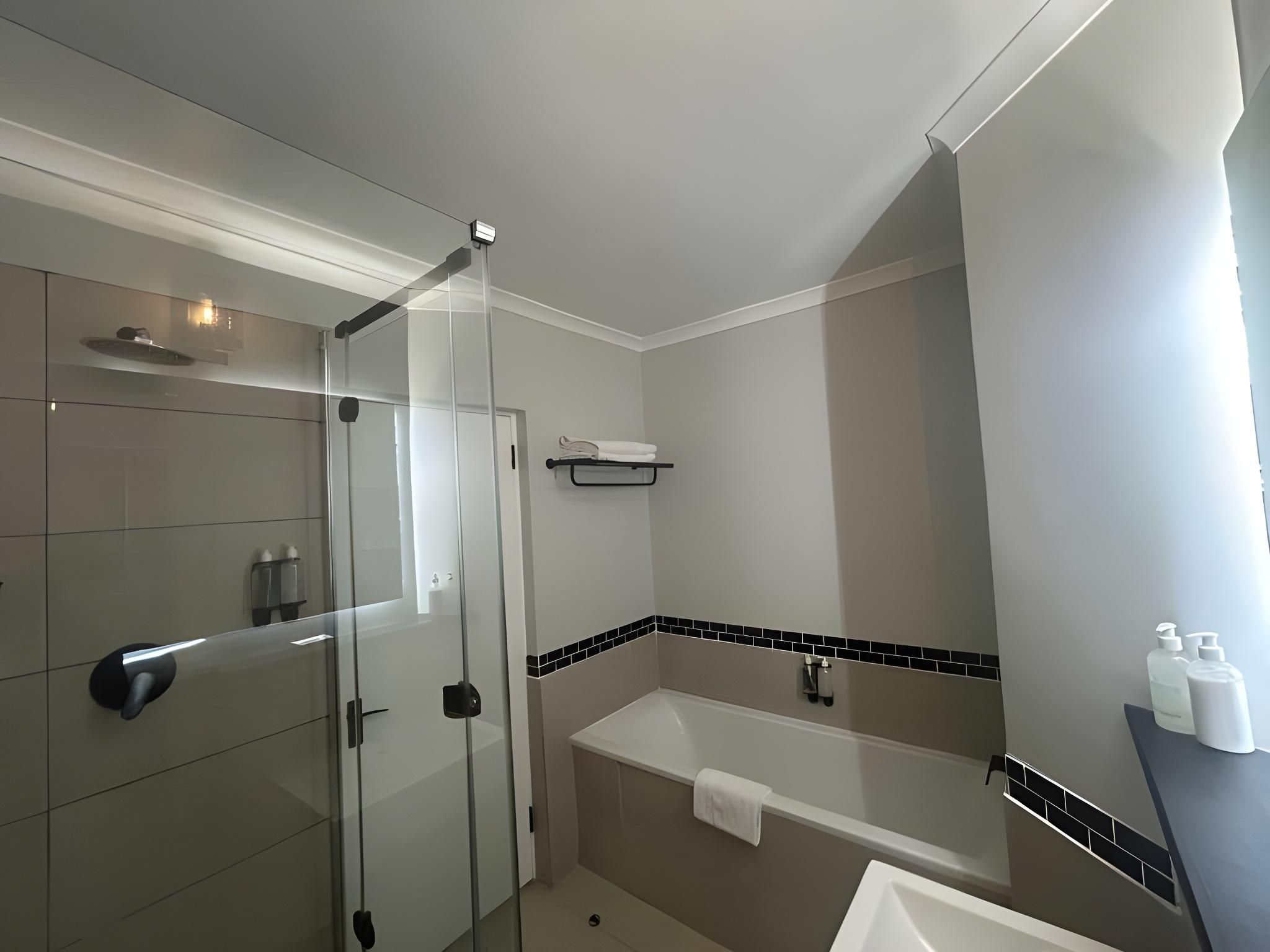 Riverside Hotel Deluxe River Facing 2