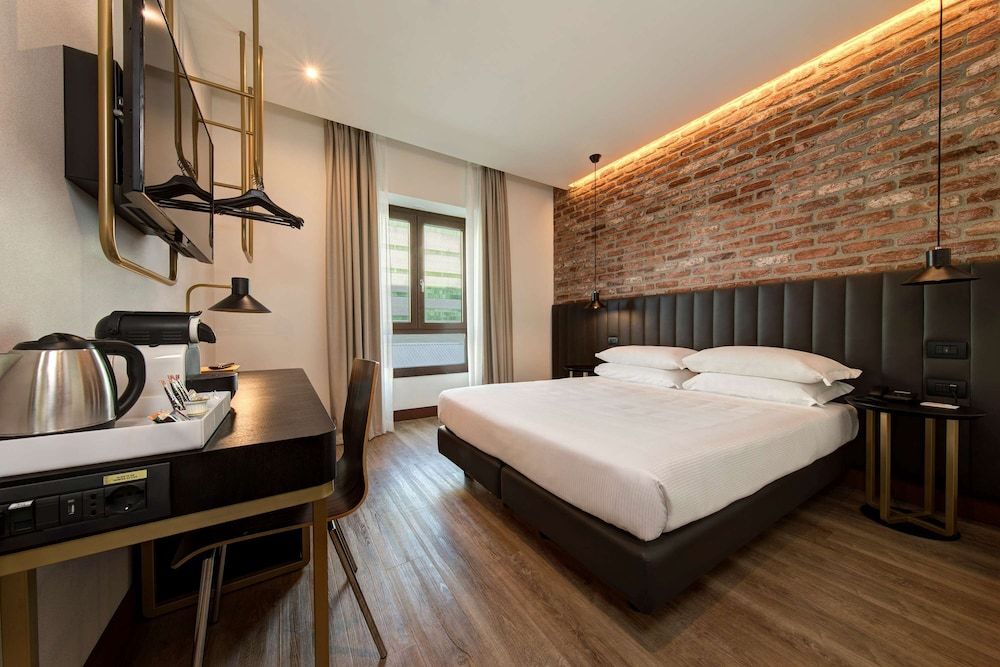Superior Room, 1 Queen Bed (Converts to 2 Twin Beds)