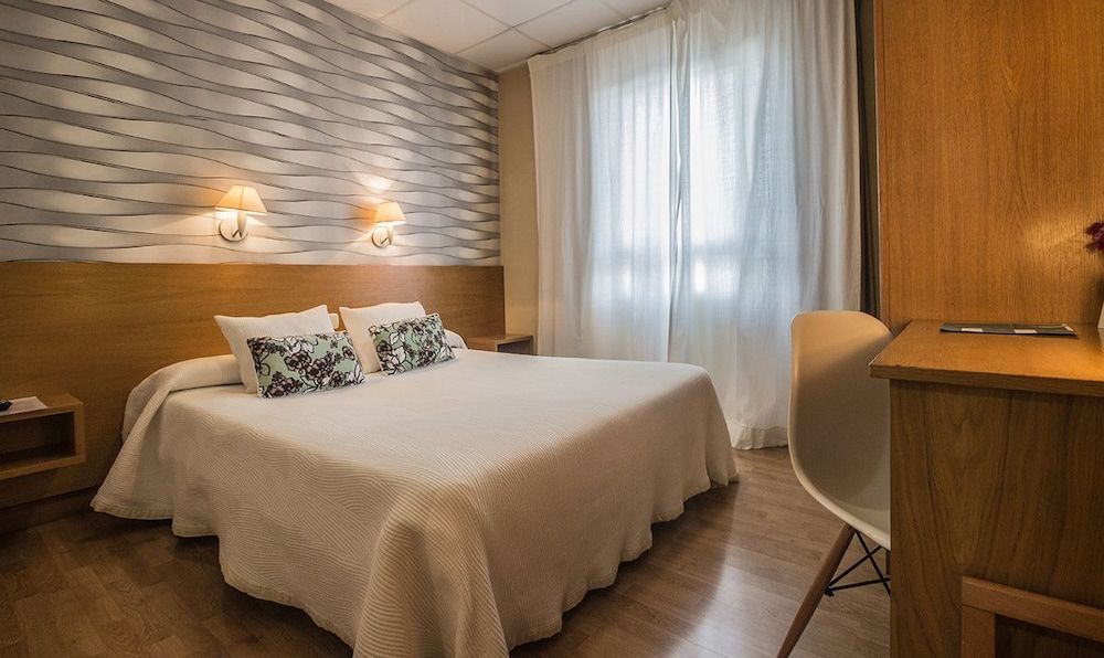 Casa Jacinto Pamplona Double Room, 1 Double or 2 Twin Beds