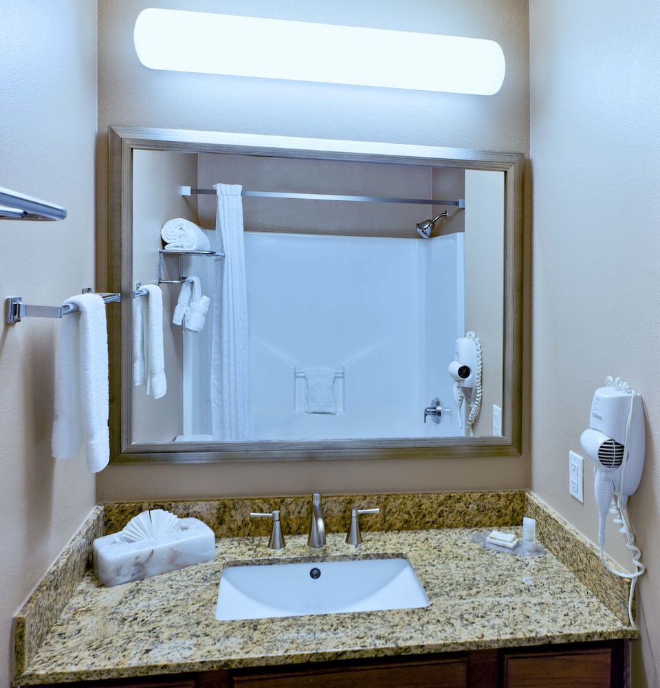 MainStay Suites Addison-Dallas Suite, 1 Queen Bed, Non Smoking 4