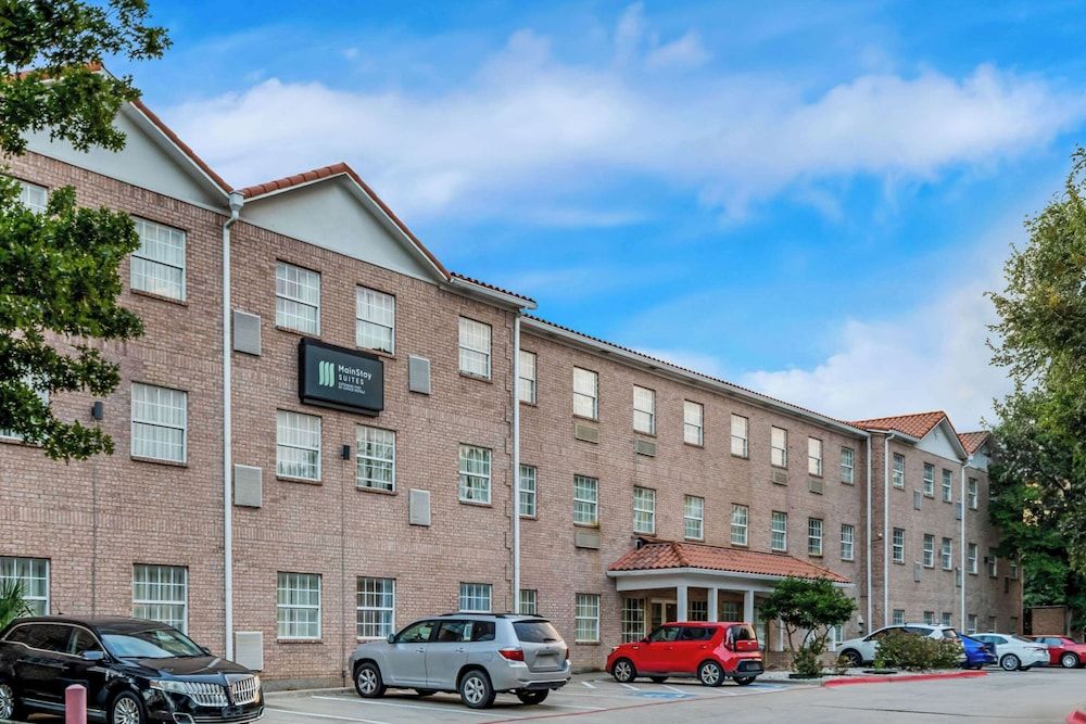 undefined MainStay Suites Addison-Dallas
