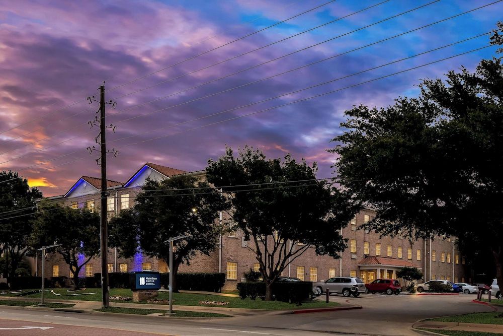undefined MainStay Suites Addison-Dallas 5