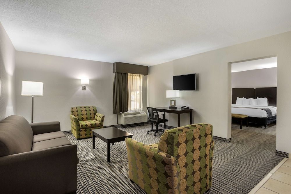 Suite, 1 King Bed, Non Smoking, Refrigerator & Microwave