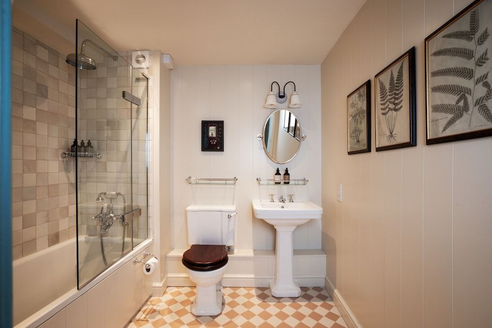 Cavendish Hotel Superior Double Room 14