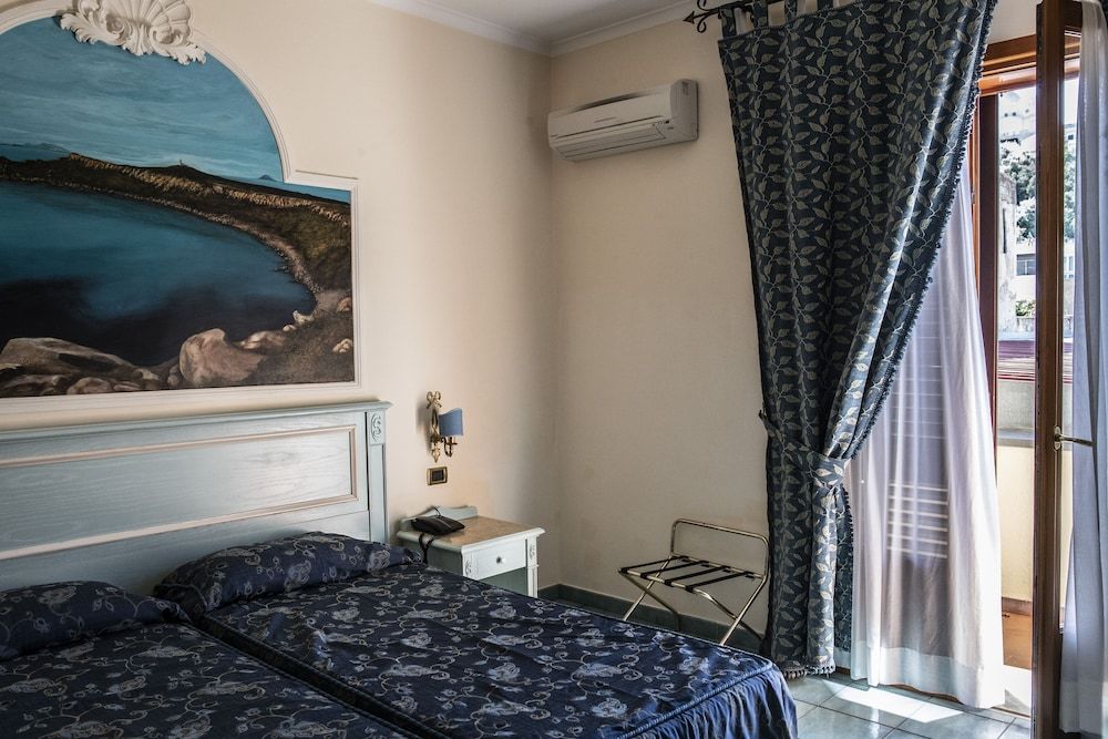 Hotel Garibaldi Apartment, Balcony, Garden View 6