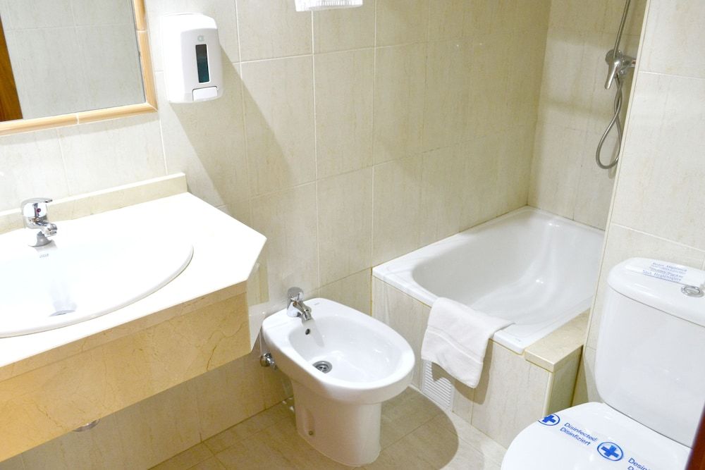 Hotel Los Templarios Economy Twin Room 3