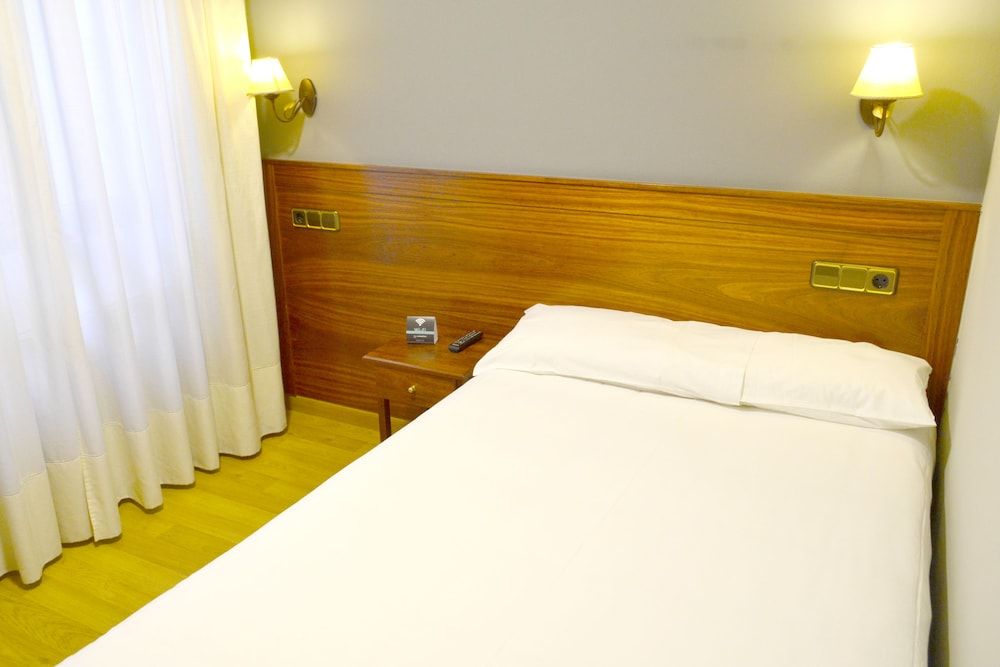 Hotel Los Templarios Basic Double or Twin Room 2