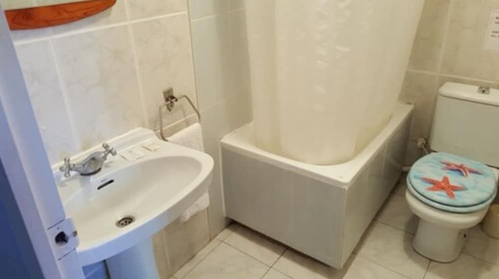 undefined Hostal Parisien