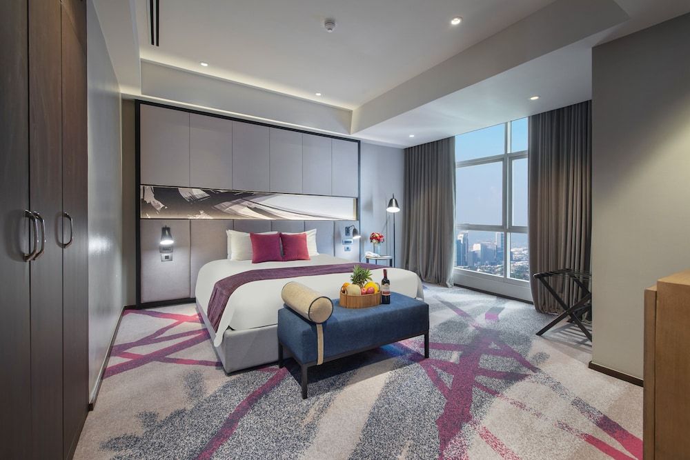 Suite, 1 Bedroom, Club Lounge Access (High Floor)