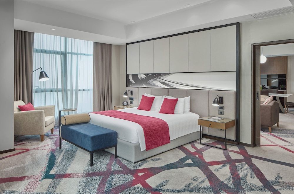 Suite, 1 Bedroom, Club Lounge Access (Low Floor)