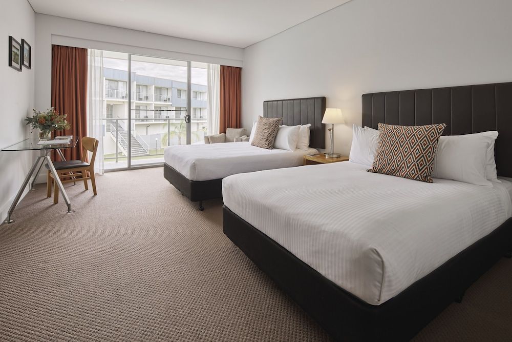 Room, 2 Double Beds, Pool View