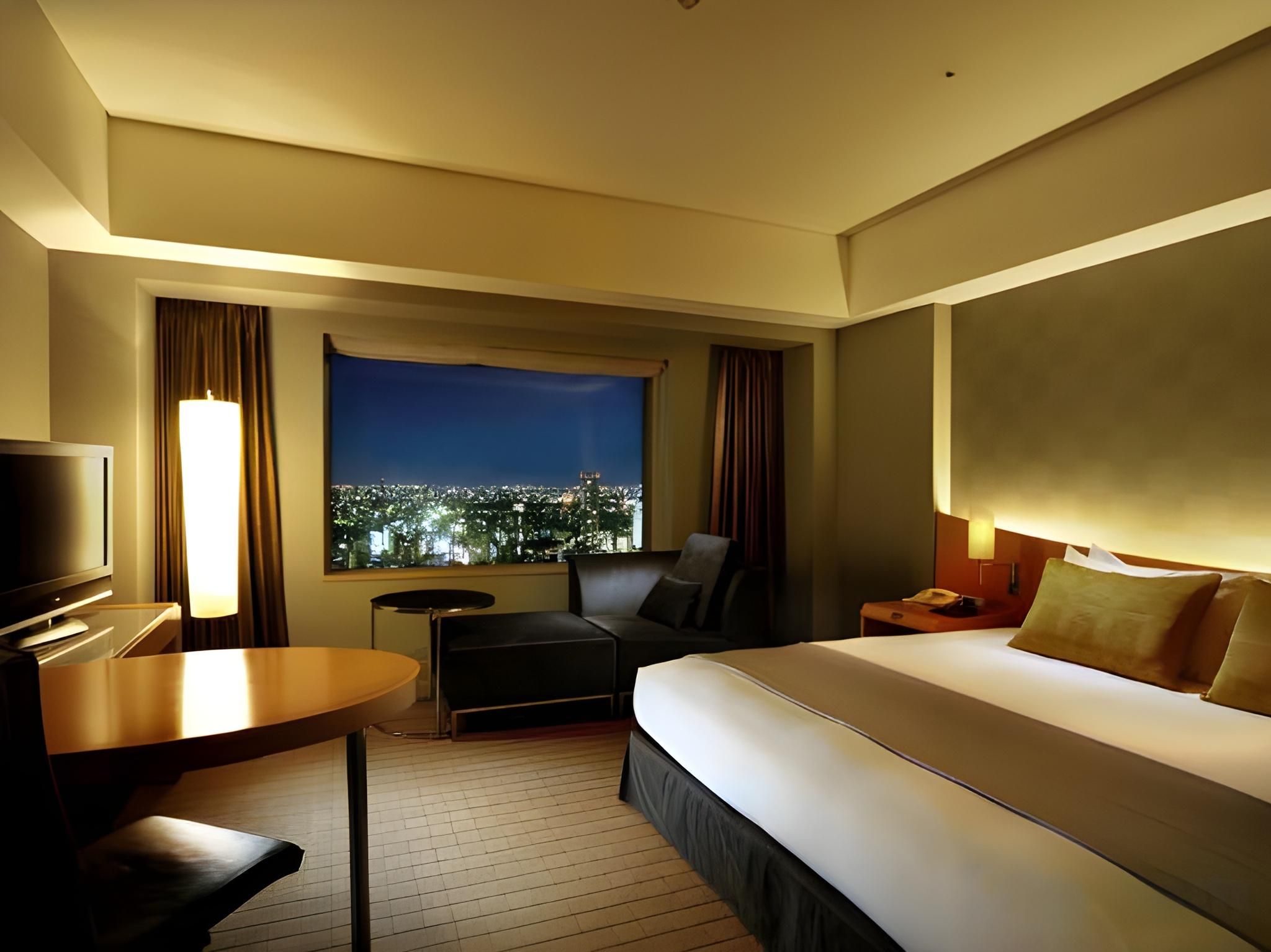 Executive Superior King Room with Lounge Access - Non-Smoking